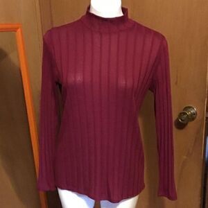 4/$25 New‎ Directions Burgundy Top